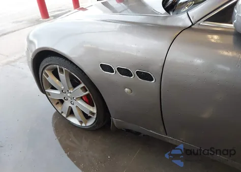 2007 Maserati Quattroporte Base Duoselect/Executive Duoselect/Sport Gt Duoselect из США, поврежденный, VIN ZAMCE39A970026890